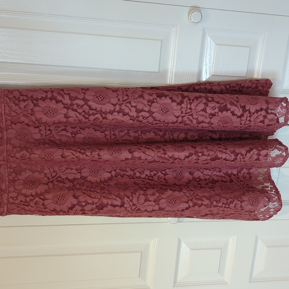 Lace Dress - Picture 3 of 6